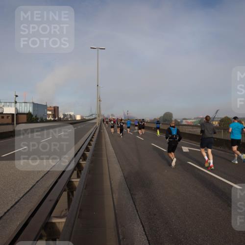 03.10.2026 - Köhlbrandbrückenlauf Michael Strokosch http://msf.ph/oto/10805893 03.10.2026 09:17:56 Position 3  meine-sportfotos.de
