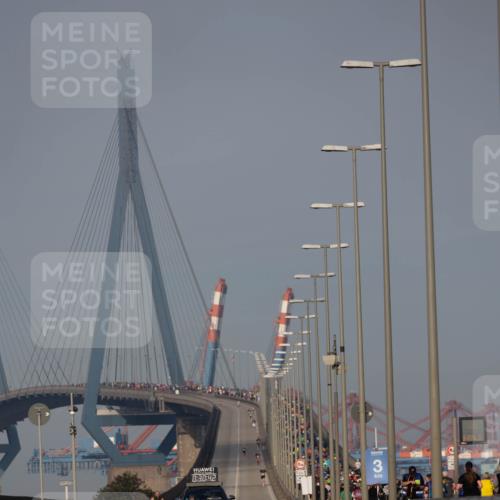 03.10.2026 - Köhlbrandbrückenlauf Michael Strokosch http://msf.ph/oto/10805960 03.10.2026 09:31:35 Position 3 0, 30, 42, 3, 300 meine-sportfotos.de