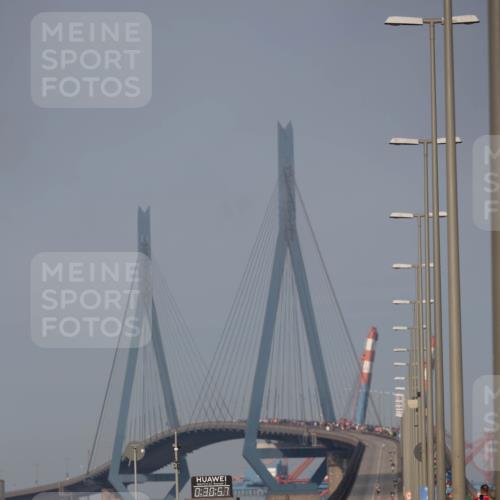 03.10.2026 - Köhlbrandbrückenlauf Michael Strokosch http://msf.ph/oto/10805975 03.10.2026 09:31:50 Position 3 2, 0, 30, 58, 390 meine-sportfotos.de