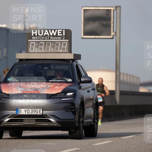 03.10.2026 - Köhlbrandbrückenlauf Michael Strokosch http://msf.ph/oto/10806031 03.10.2026 09:32:07 Position 3 2, 8, 88, 89, 390 meine-sportfotos.de