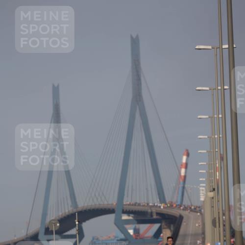 03.10.2026 - Köhlbrandbrückenlauf Michael Strokosch http://msf.ph/oto/10806119 03.10.2026 09:33:11 Position 3  meine-sportfotos.de