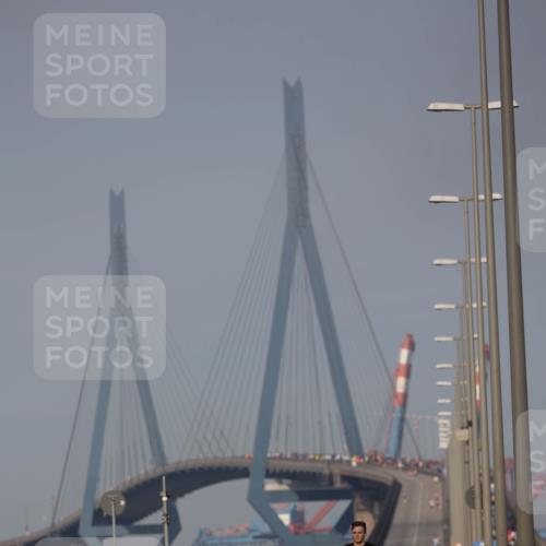 03.10.2026 - Köhlbrandbrückenlauf Michael Strokosch http://msf.ph/oto/10806123 03.10.2026 09:33:12 Position 3  meine-sportfotos.de