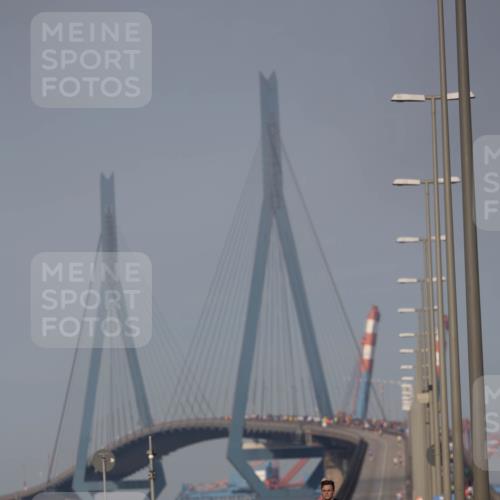 03.10.2026 - Köhlbrandbrückenlauf Michael Strokosch http://msf.ph/oto/10806124 03.10.2026 09:33:13 Position 3  meine-sportfotos.de