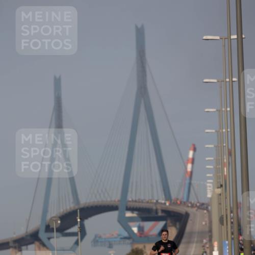 03.10.2026 - Köhlbrandbrückenlauf Michael Strokosch http://msf.ph/oto/10806126 03.10.2026 09:33:14 Position 3  meine-sportfotos.de