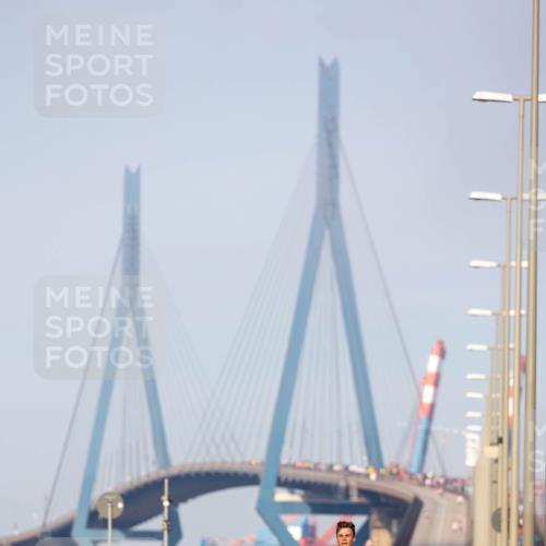 03.10.2026 - Köhlbrandbrückenlauf Michael Strokosch http://msf.ph/oto/10806131 03.10.2026 09:33:15 Position 3  meine-sportfotos.de