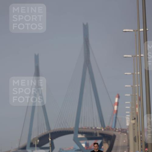 03.10.2026 - Köhlbrandbrückenlauf Michael Strokosch http://msf.ph/oto/10806132 03.10.2026 09:33:15 Position 3  meine-sportfotos.de