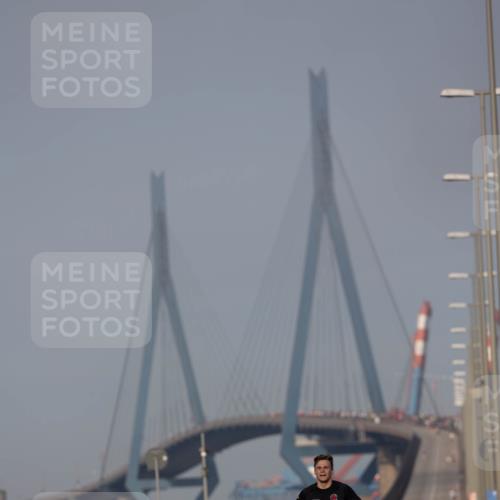 03.10.2026 - Köhlbrandbrückenlauf Michael Strokosch http://msf.ph/oto/10806144 03.10.2026 09:33:18 Position 3  meine-sportfotos.de