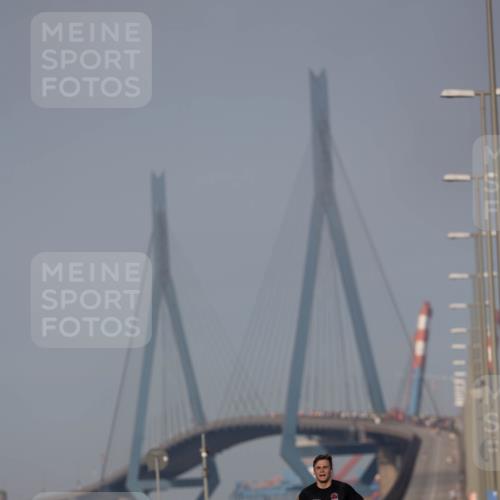 03.10.2026 - Köhlbrandbrückenlauf Michael Strokosch http://msf.ph/oto/10806145 03.10.2026 09:33:18 Position 3  meine-sportfotos.de