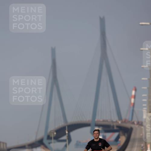 03.10.2026 - Köhlbrandbrückenlauf Michael Strokosch http://msf.ph/oto/10806151 03.10.2026 09:33:19 Position 3  meine-sportfotos.de
