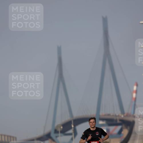 03.10.2026 - Köhlbrandbrückenlauf Michael Strokosch http://msf.ph/oto/10806155 03.10.2026 09:33:21 Position 3 1773 meine-sportfotos.de