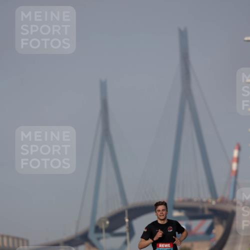 03.10.2026 - Köhlbrandbrückenlauf Michael Strokosch http://msf.ph/oto/10806156 03.10.2026 09:33:21 Position 3 1773 meine-sportfotos.de