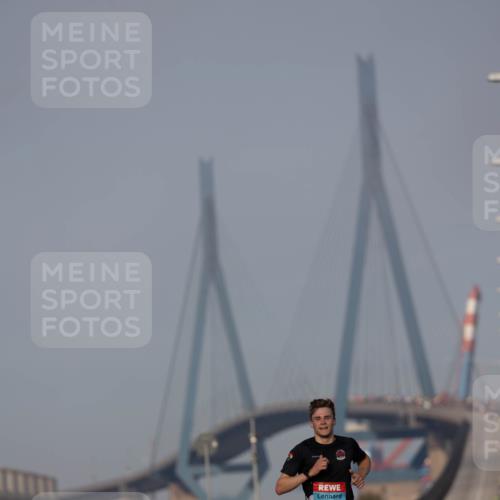 03.10.2026 - Köhlbrandbrückenlauf Michael Strokosch http://msf.ph/oto/10806157 03.10.2026 09:33:21 Position 3 1773 meine-sportfotos.de