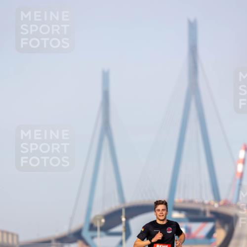 03.10.2026 - Köhlbrandbrückenlauf Michael Strokosch http://msf.ph/oto/10806158 03.10.2026 09:33:21 Position 3 1773 meine-sportfotos.de