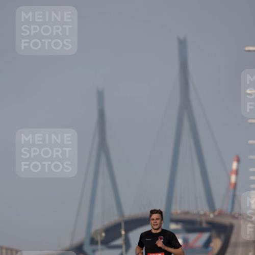 03.10.2026 - Köhlbrandbrückenlauf Michael Strokosch http://msf.ph/oto/10806159 03.10.2026 09:33:21 Position 3 1773 meine-sportfotos.de