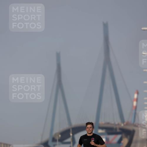 03.10.2026 - Köhlbrandbrückenlauf Michael Strokosch http://msf.ph/oto/10806160 03.10.2026 09:33:21 Position 3 1773 meine-sportfotos.de