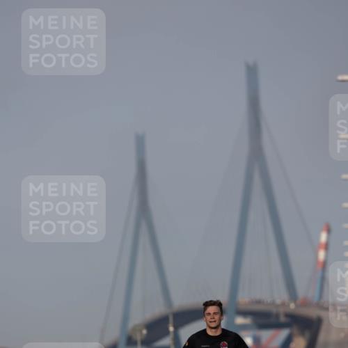 03.10.2026 - Köhlbrandbrückenlauf Michael Strokosch http://msf.ph/oto/10806163 03.10.2026 09:33:21 Position 3 1773 meine-sportfotos.de