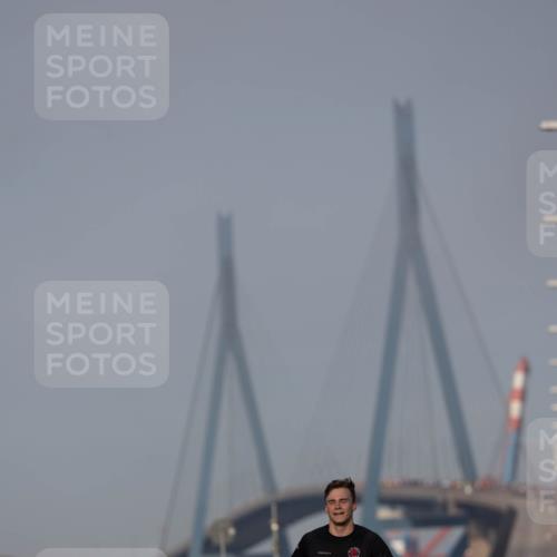 03.10.2026 - Köhlbrandbrückenlauf Michael Strokosch http://msf.ph/oto/10806165 03.10.2026 09:33:22 Position 3 1773 meine-sportfotos.de