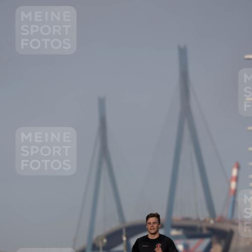 03.10.2026 - Köhlbrandbrückenlauf Michael Strokosch http://msf.ph/oto/10806166 03.10.2026 09:33:22 Position 3 1773 meine-sportfotos.de
