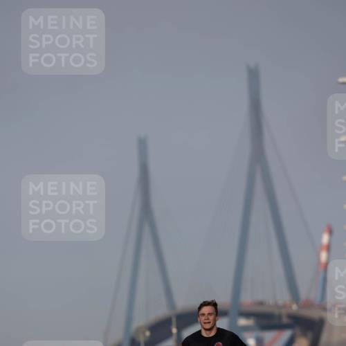 03.10.2026 - Köhlbrandbrückenlauf Michael Strokosch http://msf.ph/oto/10806169 03.10.2026 09:33:22 Position 3 1773 meine-sportfotos.de