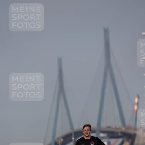 03.10.2026 - Köhlbrandbrückenlauf Michael Strokosch http://msf.ph/oto/10806170 03.10.2026 09:33:22 Position 3 1773 meine-sportfotos.de
