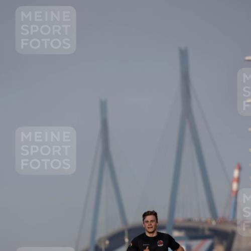 03.10.2026 - Köhlbrandbrückenlauf Michael Strokosch http://msf.ph/oto/10806171 03.10.2026 09:33:22 Position 3 1773 meine-sportfotos.de