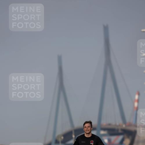 03.10.2026 - Köhlbrandbrückenlauf Michael Strokosch http://msf.ph/oto/10806174 03.10.2026 09:33:22 Position 3 1773 meine-sportfotos.de