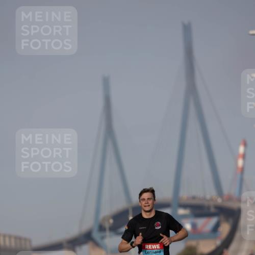 03.10.2026 - Köhlbrandbrückenlauf Michael Strokosch http://msf.ph/oto/10806178 03.10.2026 09:33:23 Position 3 1773 meine-sportfotos.de