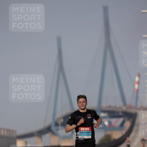 03.10.2026 - Köhlbrandbrückenlauf Michael Strokosch http://msf.ph/oto/10806181 03.10.2026 09:33:23 Position 3 1773 meine-sportfotos.de