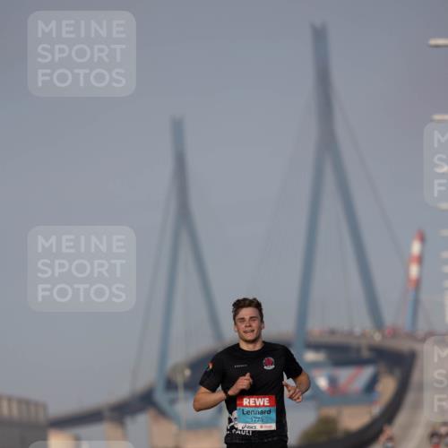 03.10.2026 - Köhlbrandbrückenlauf Michael Strokosch http://msf.ph/oto/10806182 03.10.2026 09:33:23 Position 3 1773 meine-sportfotos.de
