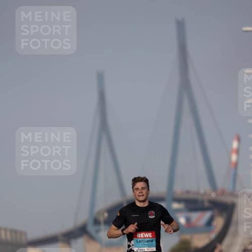 03.10.2026 - Köhlbrandbrückenlauf Michael Strokosch http://msf.ph/oto/10806183 03.10.2026 09:33:23 Position 3 1773 meine-sportfotos.de