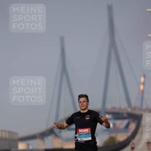 03.10.2026 - Köhlbrandbrückenlauf Michael Strokosch http://msf.ph/oto/10806184 03.10.2026 09:33:23 Position 3 1773 meine-sportfotos.de