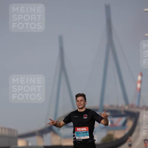 03.10.2026 - Köhlbrandbrückenlauf Michael Strokosch http://msf.ph/oto/10806185 03.10.2026 09:33:23 Position 3 1773 meine-sportfotos.de