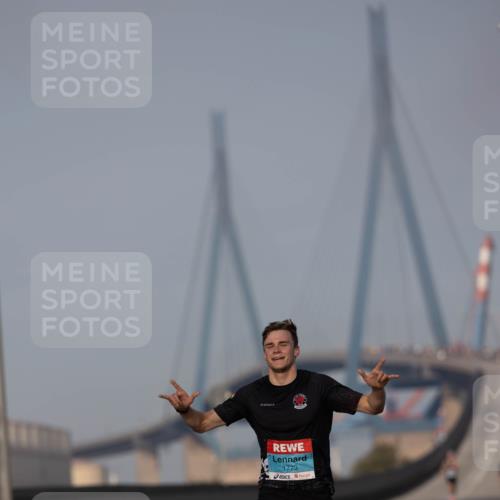 03.10.2026 - Köhlbrandbrückenlauf Michael Strokosch http://msf.ph/oto/10806187 03.10.2026 09:33:23 Position 3 1773 meine-sportfotos.de