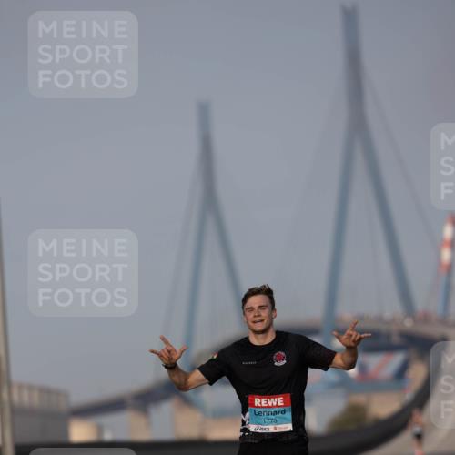 03.10.2026 - Köhlbrandbrückenlauf Michael Strokosch http://msf.ph/oto/10806188 03.10.2026 09:33:23 Position 3 1773 meine-sportfotos.de
