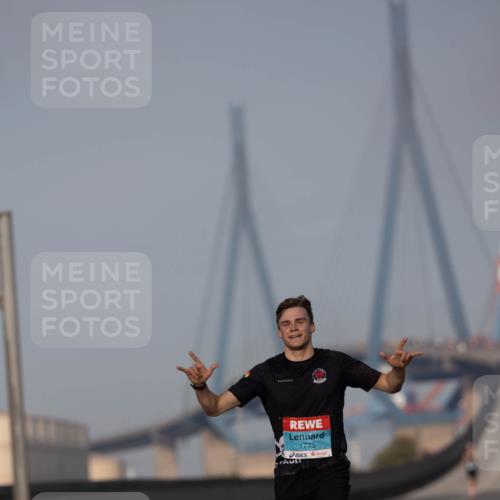 03.10.2026 - Köhlbrandbrückenlauf Michael Strokosch http://msf.ph/oto/10806189 03.10.2026 09:33:23 Position 3 1773 meine-sportfotos.de