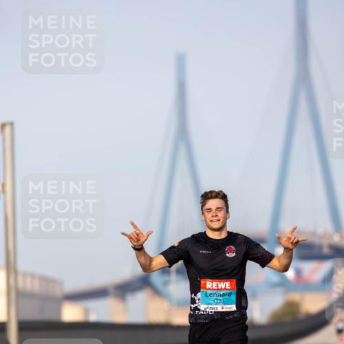03.10.2026 - Köhlbrandbrückenlauf Michael Strokosch http://msf.ph/oto/10806190 03.10.2026 09:33:24 Position 3 1773 meine-sportfotos.de