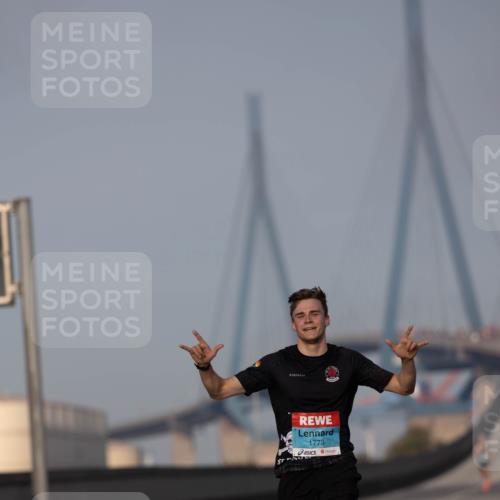 03.10.2026 - Köhlbrandbrückenlauf Michael Strokosch http://msf.ph/oto/10806191 03.10.2026 09:33:24 Position 3 1773 meine-sportfotos.de