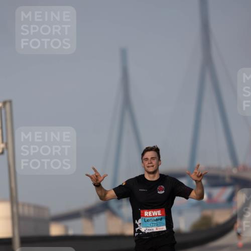 03.10.2026 - Köhlbrandbrückenlauf Michael Strokosch http://msf.ph/oto/10806192 03.10.2026 09:33:24 Position 3 1773 meine-sportfotos.de