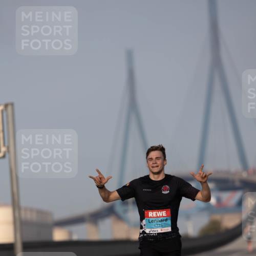 03.10.2026 - Köhlbrandbrückenlauf Michael Strokosch http://msf.ph/oto/10806193 03.10.2026 09:33:24 Position 3 1773 meine-sportfotos.de