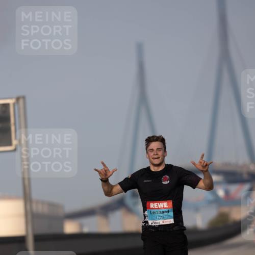 03.10.2026 - Köhlbrandbrückenlauf Michael Strokosch http://msf.ph/oto/10806197 03.10.2026 09:33:24 Position 3 1773 meine-sportfotos.de