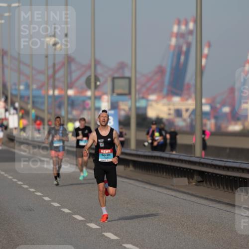 03.10.2026 - Köhlbrandbrückenlauf Michael Strokosch http://msf.ph/oto/10806251 03.10.2026 09:33:55 Position 3 1508 meine-sportfotos.de