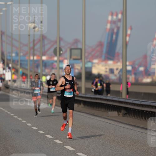 03.10.2026 - Köhlbrandbrückenlauf Michael Strokosch http://msf.ph/oto/10806255 03.10.2026 09:33:55 Position 3  meine-sportfotos.de