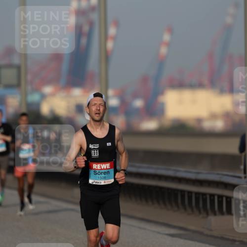 03.10.2026 - Köhlbrandbrückenlauf Michael Strokosch http://msf.ph/oto/10806259 03.10.2026 09:33:59 Position 3 4, 1508 meine-sportfotos.de