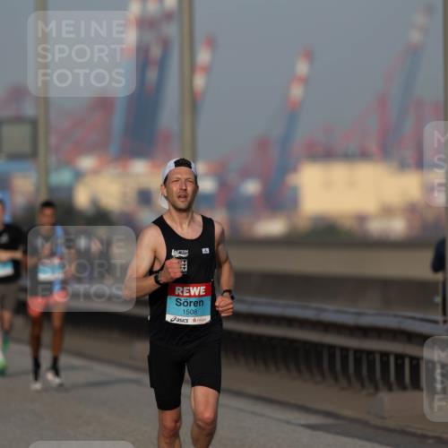 03.10.2026 - Köhlbrandbrückenlauf Michael Strokosch http://msf.ph/oto/10806260 03.10.2026 09:33:59 Position 3 1508 meine-sportfotos.de