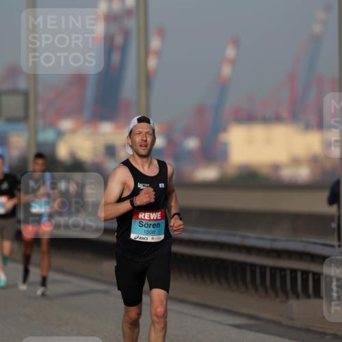 03.10.2026 - Köhlbrandbrückenlauf Michael Strokosch http://msf.ph/oto/10806261 03.10.2026 09:33:59 Position 3 1508 meine-sportfotos.de