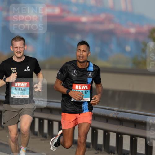 03.10.2026 - Köhlbrandbrückenlauf Michael Strokosch http://msf.ph/oto/10806289 03.10.2026 09:34:11 Position 3 200, 2106, 355 meine-sportfotos.de