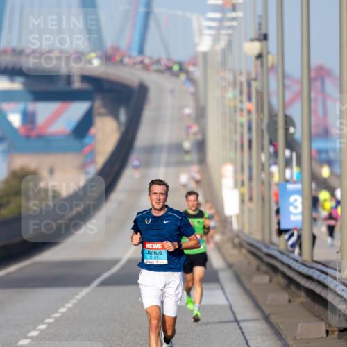 03.10.2026 - Köhlbrandbrückenlauf Michael Strokosch http://msf.ph/oto/10806297 03.10.2026 09:34:34 Position 3 2131 meine-sportfotos.de