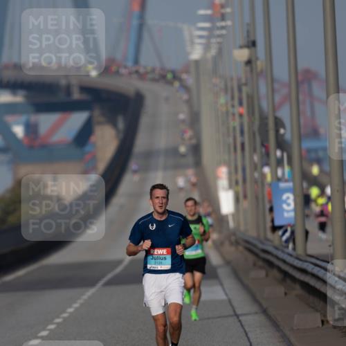 03.10.2026 - Köhlbrandbrückenlauf Michael Strokosch http://msf.ph/oto/10806300 03.10.2026 09:34:34 Position 3 13, 2131 meine-sportfotos.de