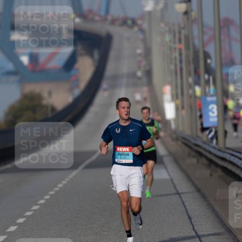 03.10.2026 - Köhlbrandbrückenlauf Michael Strokosch http://msf.ph/oto/10806307 03.10.2026 09:34:35 Position 3 2131 meine-sportfotos.de