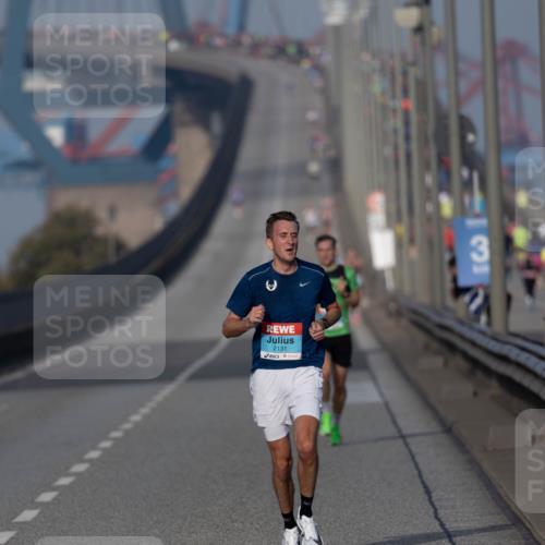 03.10.2026 - Köhlbrandbrückenlauf Michael Strokosch http://msf.ph/oto/10806309 03.10.2026 09:34:36 Position 3 2131 meine-sportfotos.de